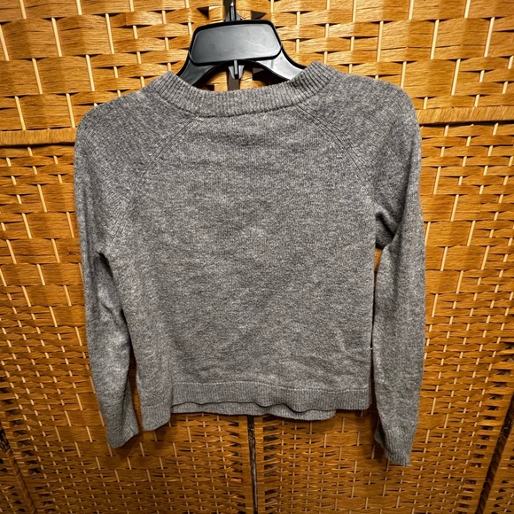 H&M sweater - Picture 3 of 5